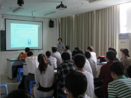 邱羽研究员深入浅出的讲解太阳能电池的前沿信息