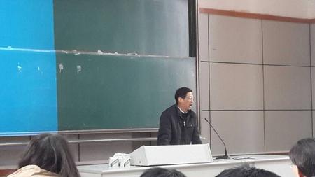 陈国建老师讲解实验室安全现状