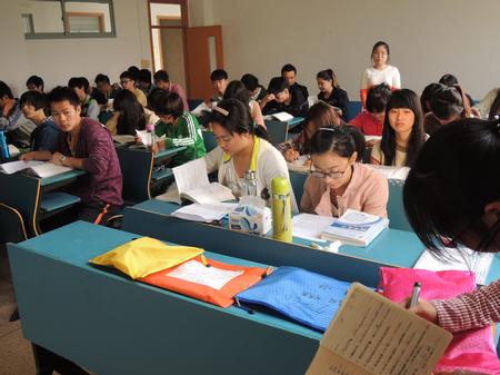 课堂上手机集中存放